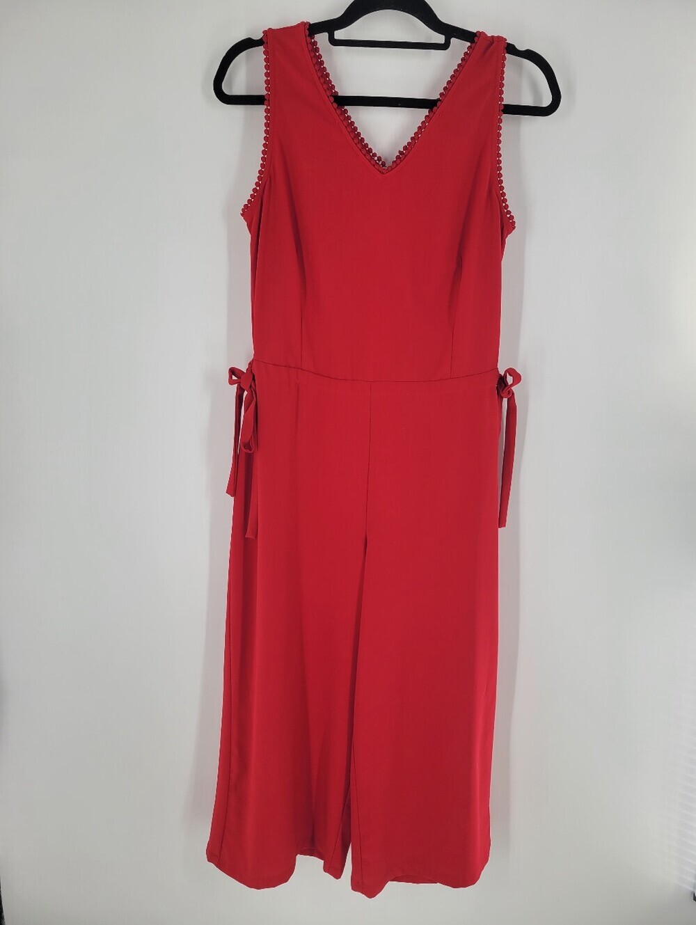 Carolina Belle Red Sleeveless V-Neck Cropped Jumpsuit with Waist Tie Size 10
